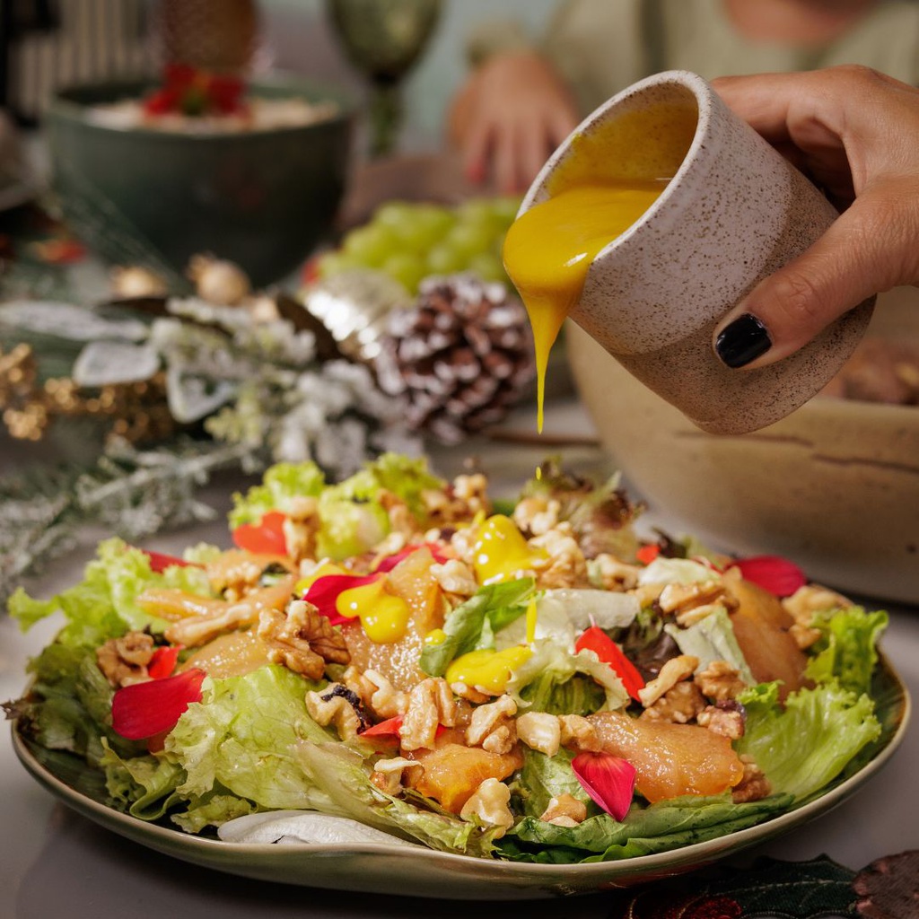 SALADA DE PÊRA, GONGONZOLA E NOZES