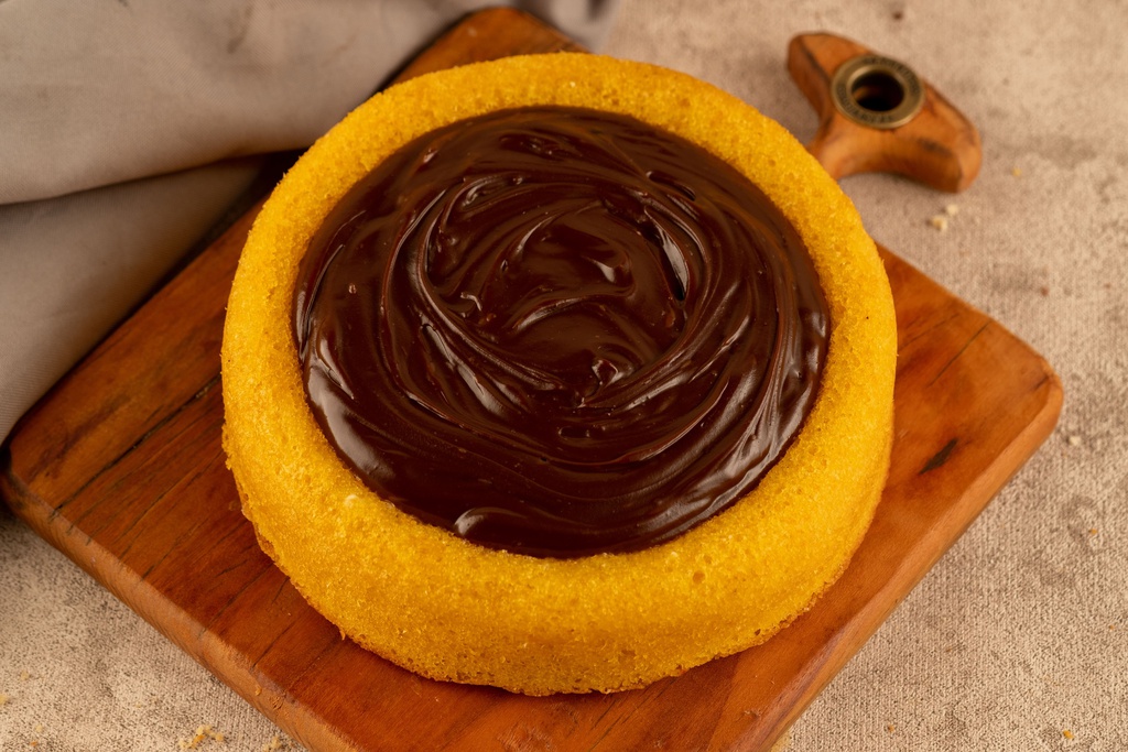 BOLO PISCINA DE CENOURA COM CHOCOLATE