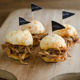 [44462] MINI SANDUÍCHE DE PÃO DE QUEIJO COM PERNIL